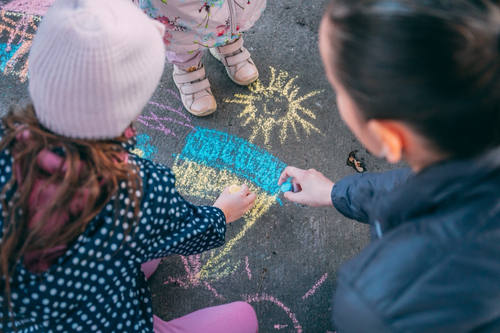 The,Child,Draws,A,Flag,Of,Ukraine,On,The,Asphalt